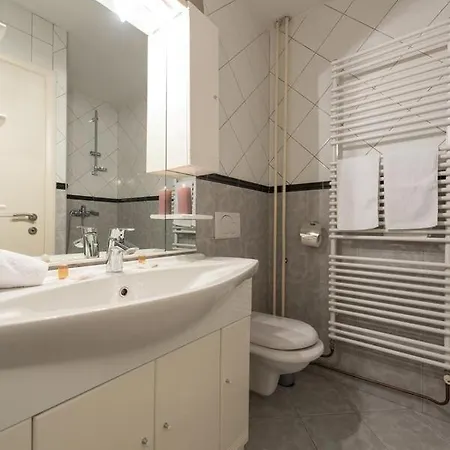 Snjeza - Spacious With Loggia Split