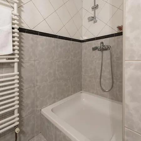 Snjeza - Spacious With Loggia Apartment Split