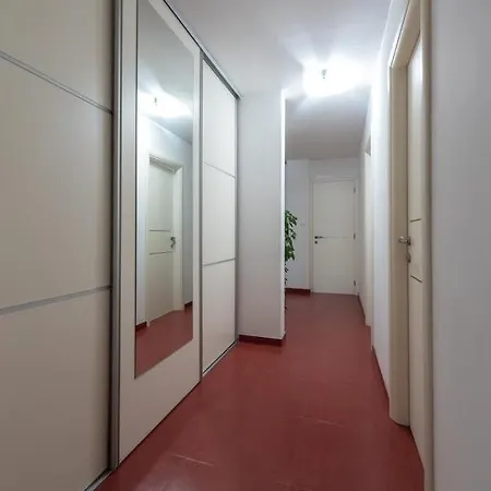 Apartment Snjeza - Spacious With Loggia *